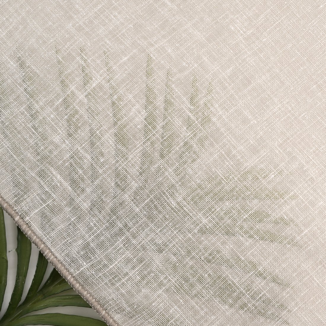 Tissu voile aspect lin taupe grande largeur bas plombé