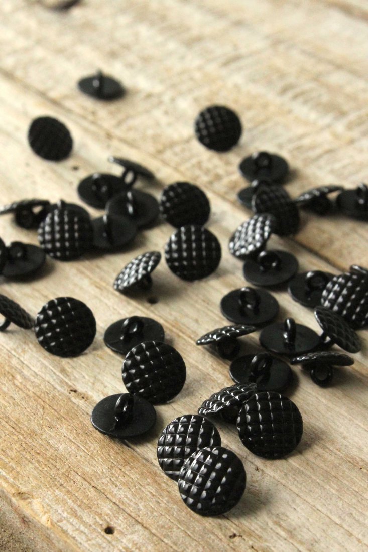 Lot de 5 boutons Damier noir 10 mm - Eglantine et Zoé - Mondial Tissus