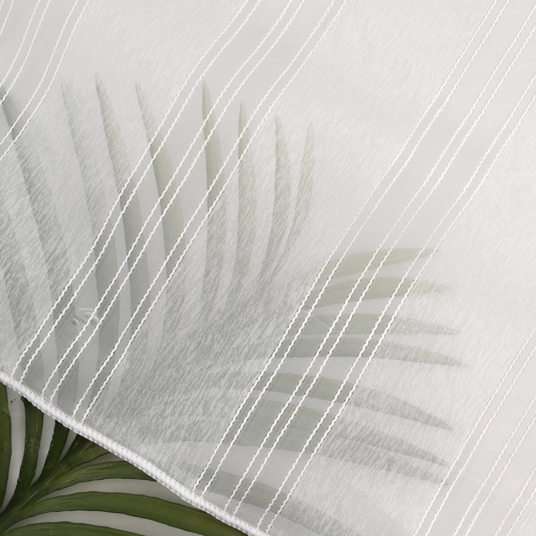 Tissu voile fantaisie rayures grande largeur - Linder — vue 3