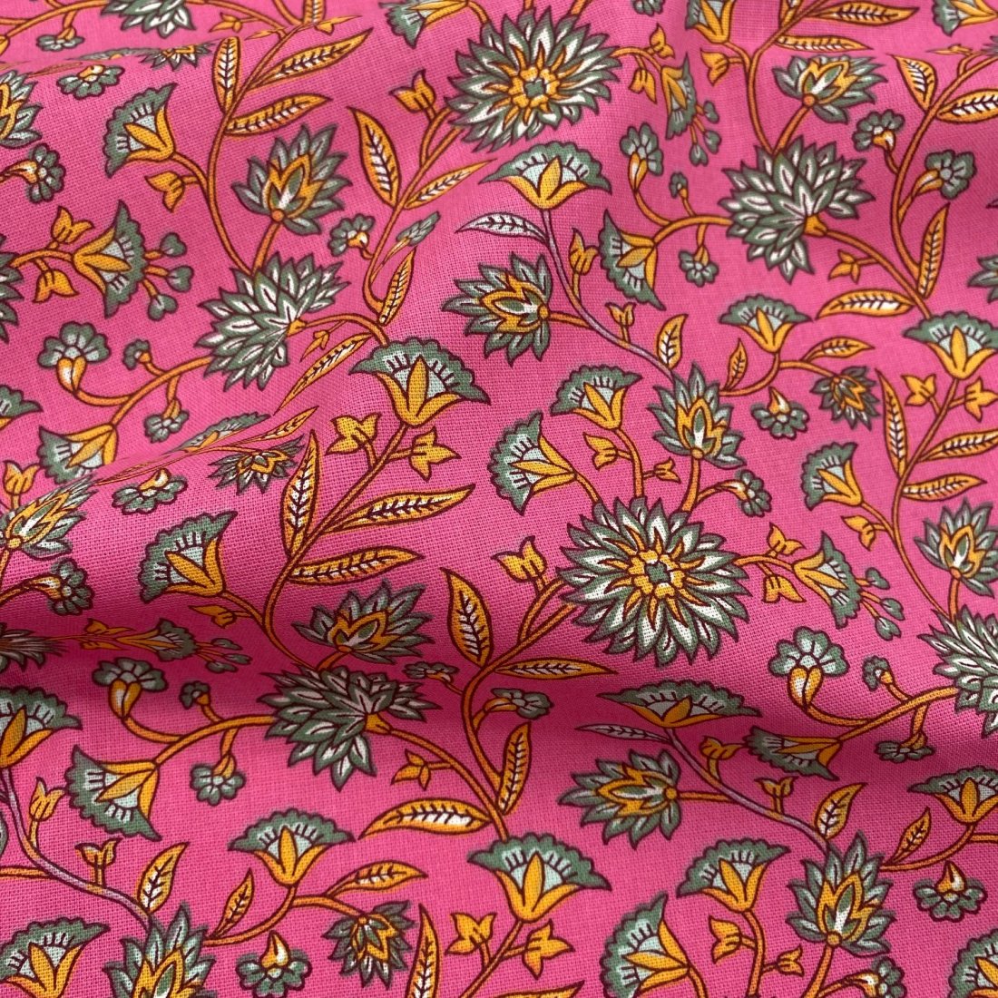 Tissu cretonne imprimé fleurette indienne