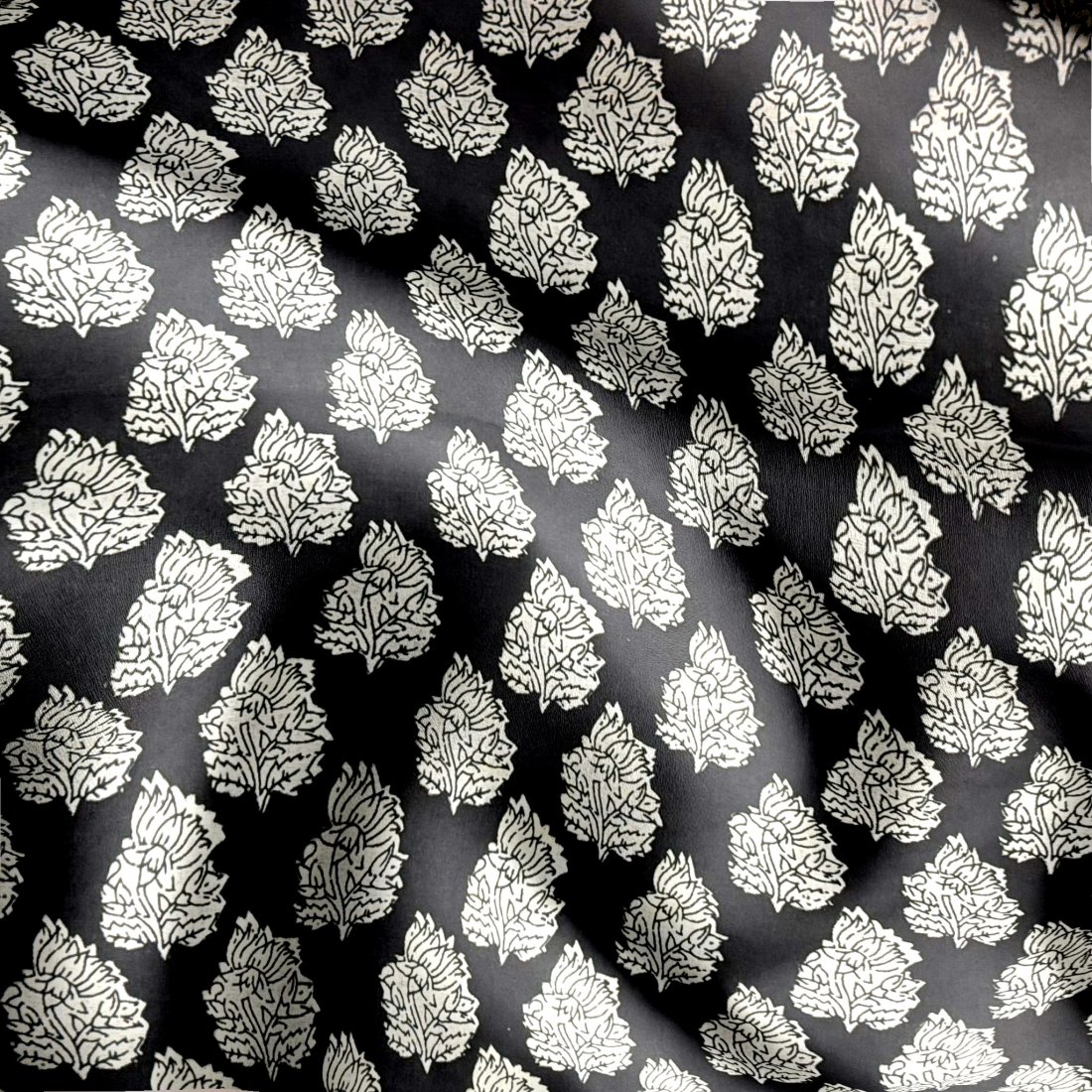 Tissu voile de coton imprimé fleur indienne géométrique teinture végétale