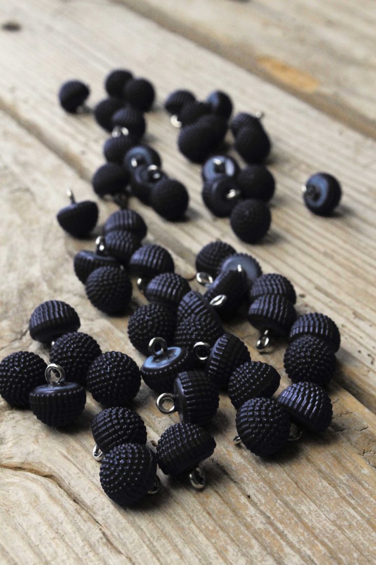 Lot de 5 boutons Hérisson noir 10 mm - Eglantine et Zoé - Mondial Tissus