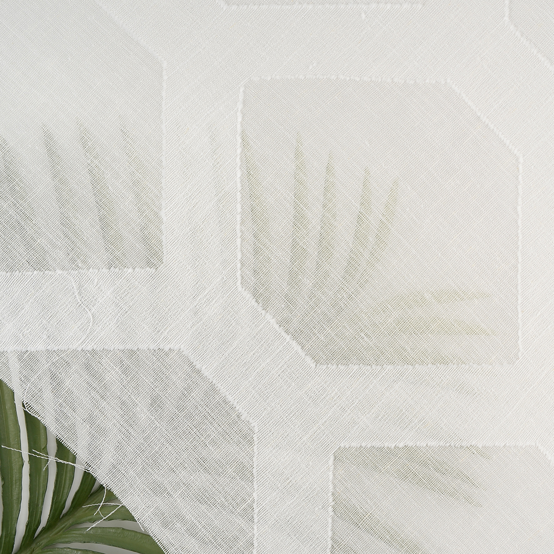 Tissu voilage jacquard onyx plombé écru - Linder