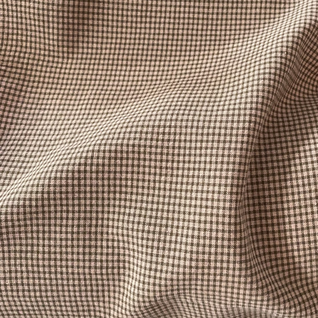 Tissu fil teint petit vichy rose et taupe 2mm recyclé