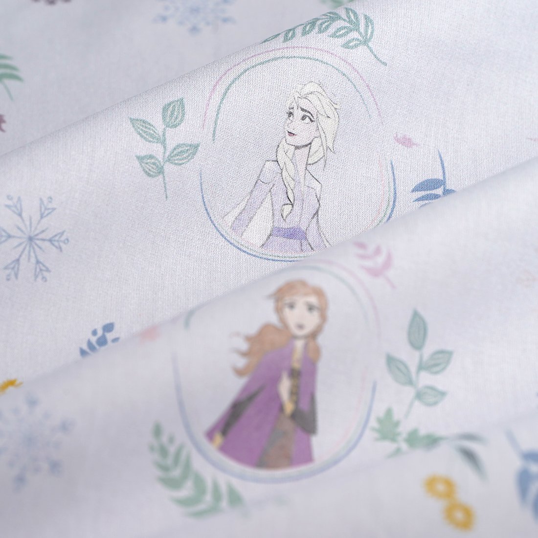 Tissu cretonne la Reine des Neiges Elsa Anna et Olaf lila - Disney