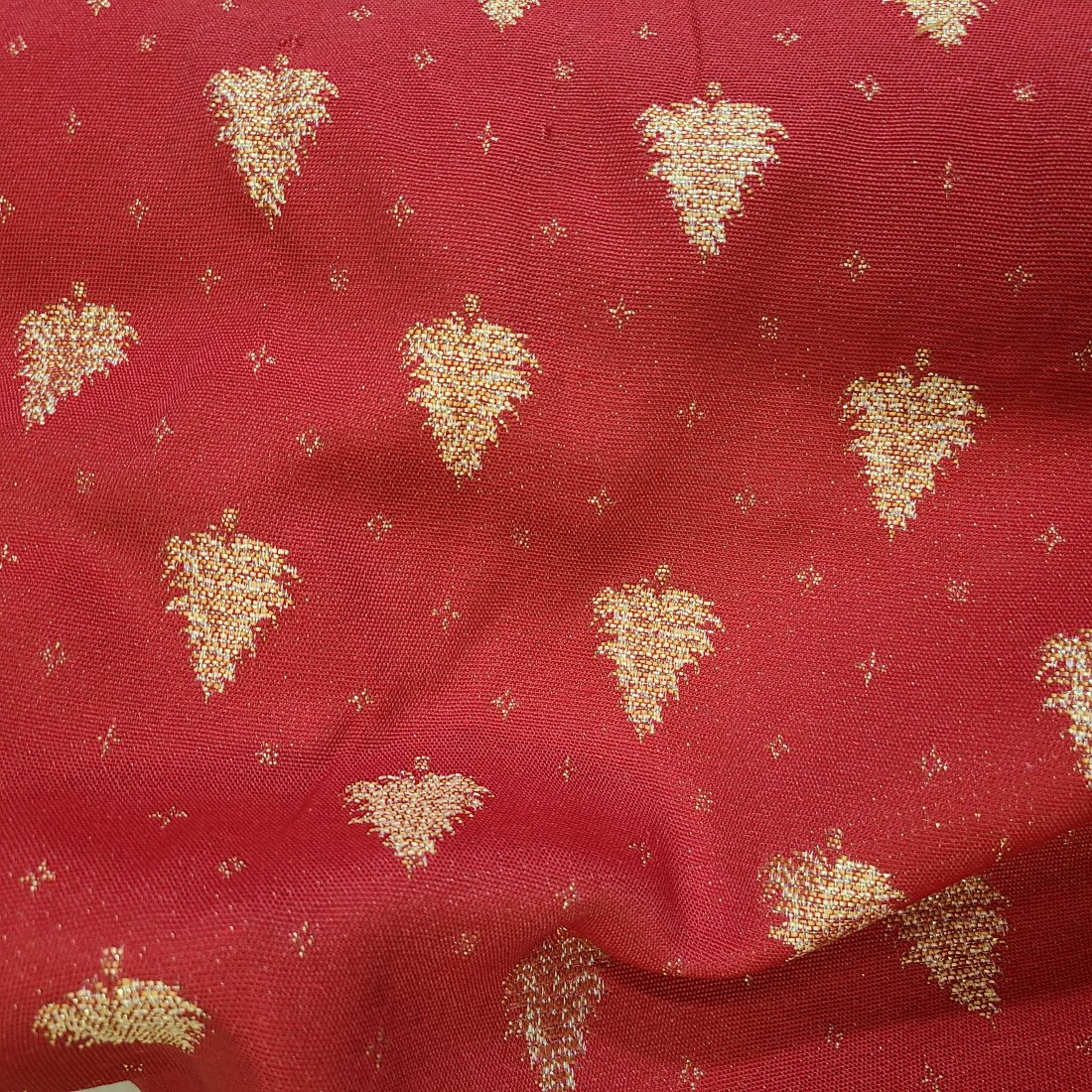 Tissu jacquard de Noël Laponie sapin dorés fond