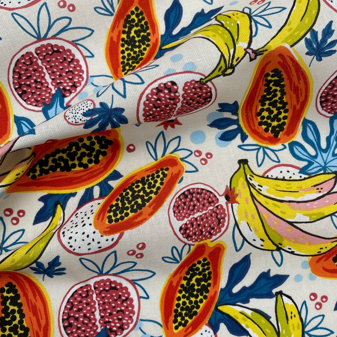 Tissu cretonne imprimé tutti frutti écru