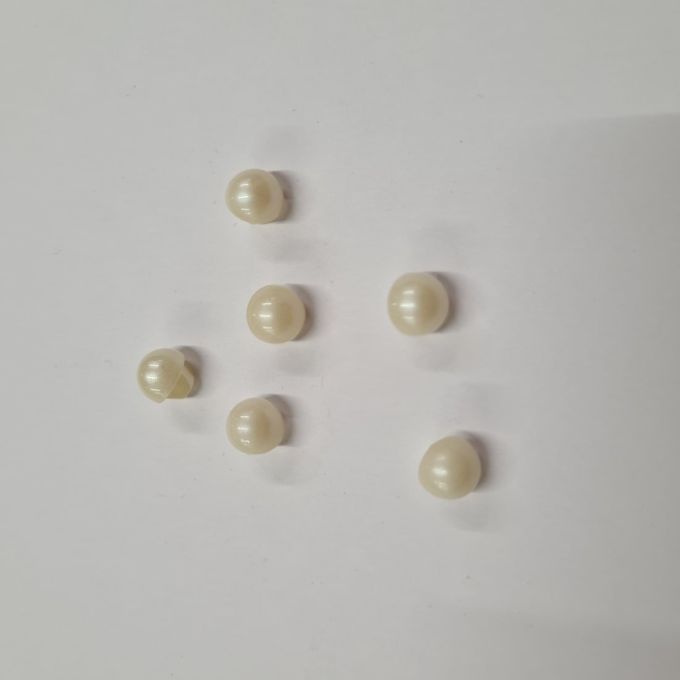 Boutons perles crème 8mm