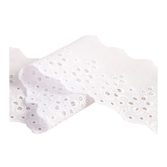 Bobine 14,6m broderie fleurs festonnée blanc 70mm
