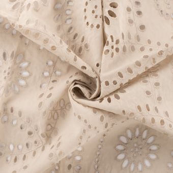 Tissu popeline coton brodé farandole de fleurs beige