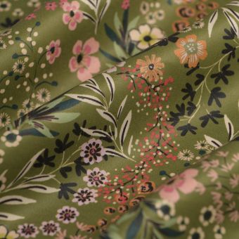 Tissu satin polyester recyclé abstrait aquarelle rose