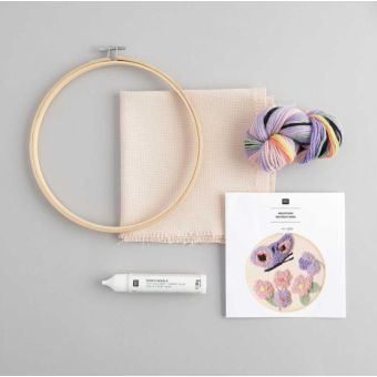 Kit DIY - Punch needle papillon rose 20cm diamètre - RICO DESIGN