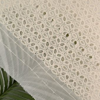 Tissu dentelle marguerite écru