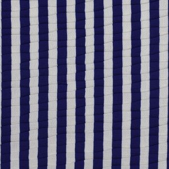 Tissu crêpe plissé bleu et blanc
