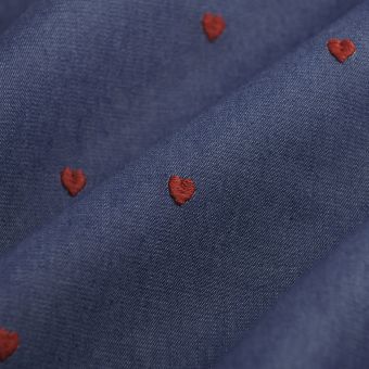 Tissu Chambray broderie coeur rouge