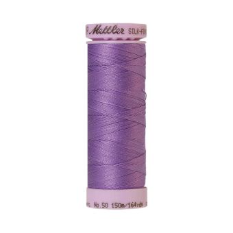 Bobine de fil mettler silk finish cotton 150m parme col. 0029