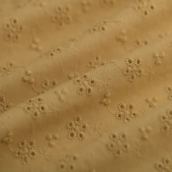 Tissu broderie Anglaise coton Flore miel