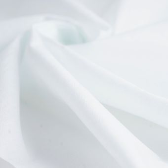 Tissu intissé blanc