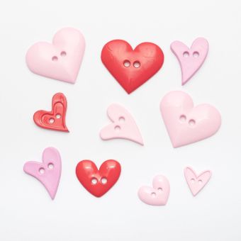 Assortiment de 25 Boutons Coeur Taille et Couleur Mixtes