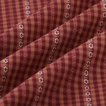 Tissu vichy brodé bordeaux