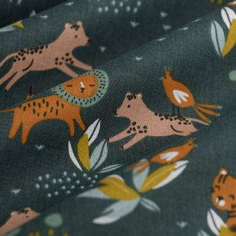 Tissu cretonne imprimé jungle party vert forêt