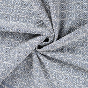 Tissu coton brodé fleuri bleu