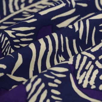 Tissu twill viscose palme violet écru marine