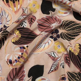 Tissu satin de soie beige imprimé feuillages fait en Italie