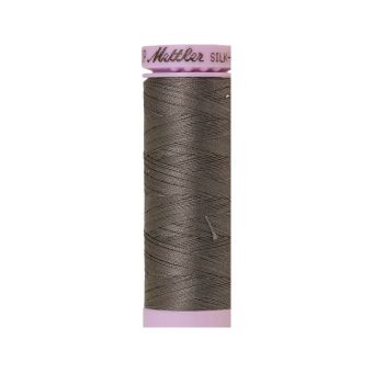 Bobine de fil mettler silk finish cotton 150m gris fer col. 0415