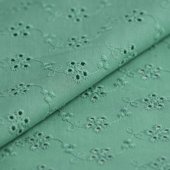Tissu broderie anglaise coton vert
