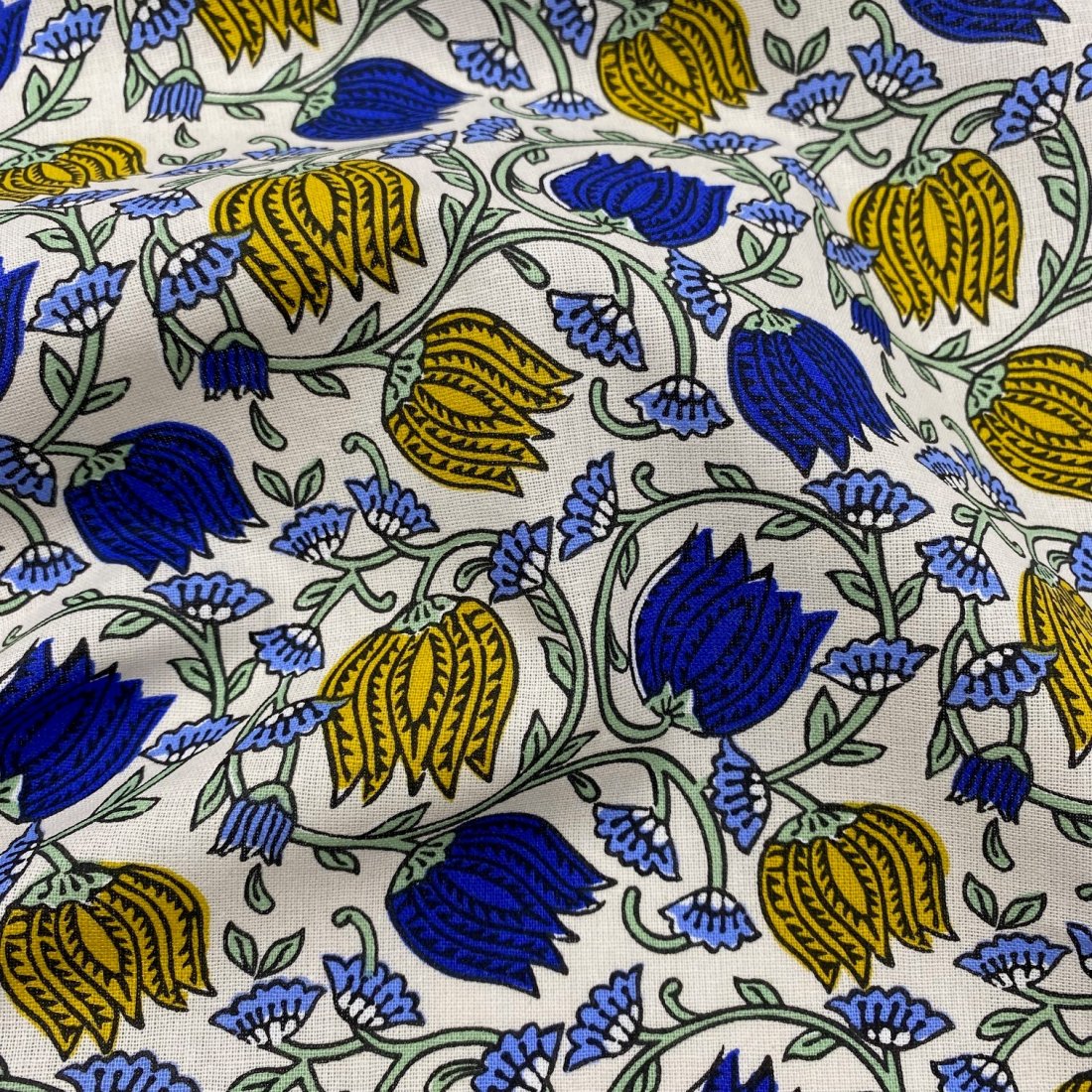 Tissu cretonne imprimé fleurs entrelacées — vue 3