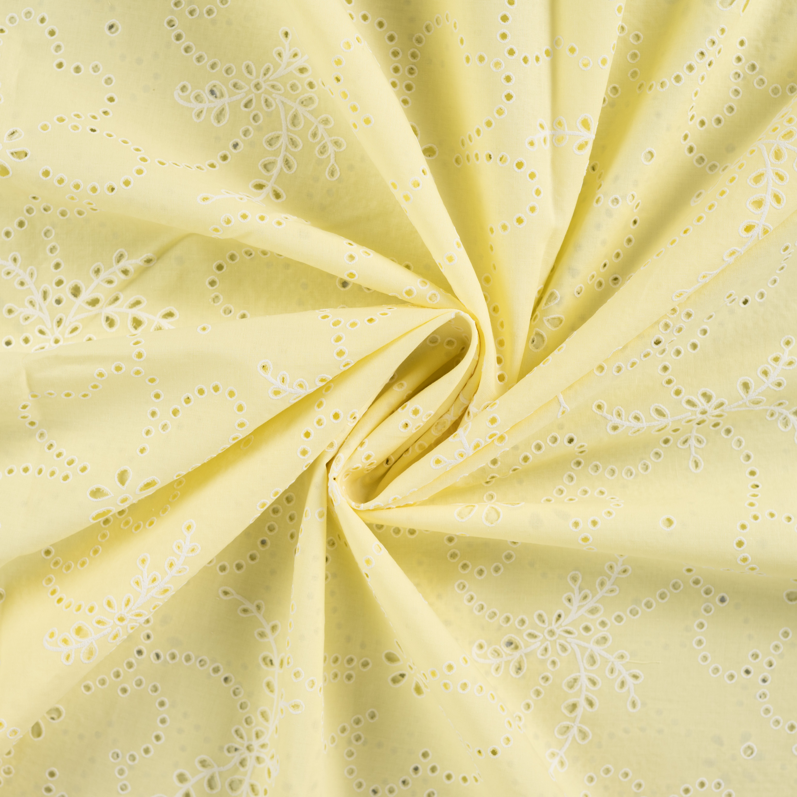 Tissu voile coton broderie anglaise fleurie jaune beurre
