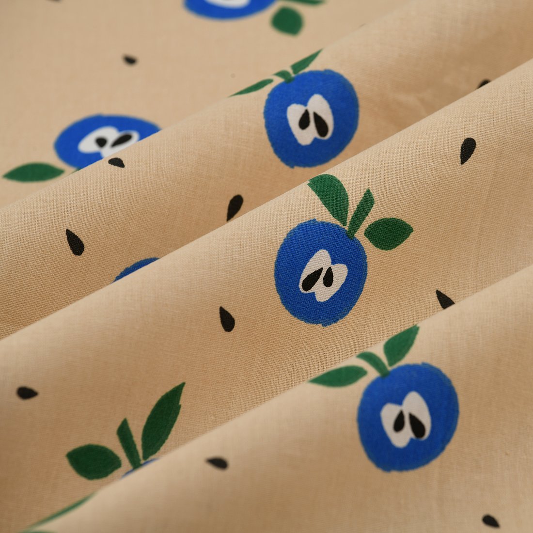Tissu cretonne pomme bleu lin - DOMOTEX
